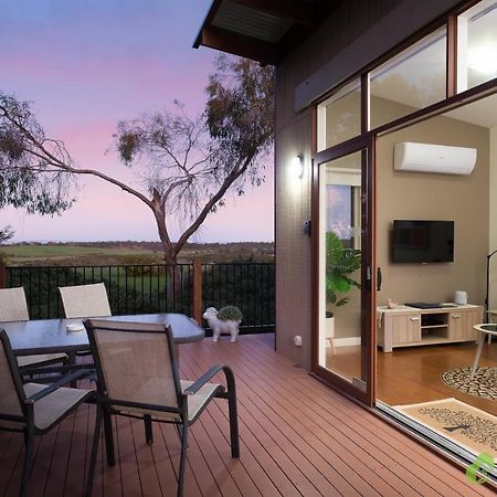 Rural 5 Star Villa'S With Resort Amenities Cowes Exterior photo