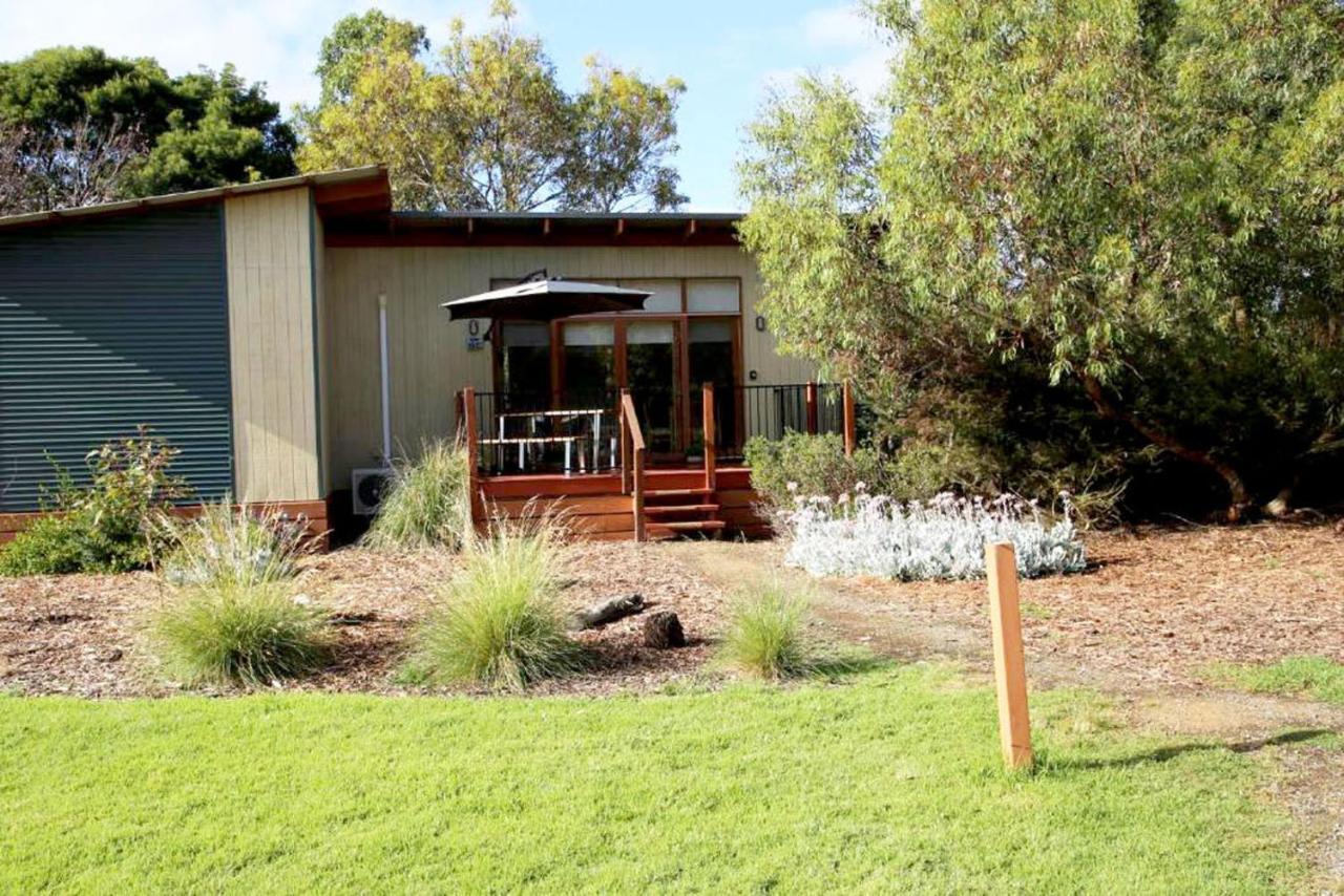 Rural 5 Star Villa'S With Resort Amenities Cowes Exterior photo
