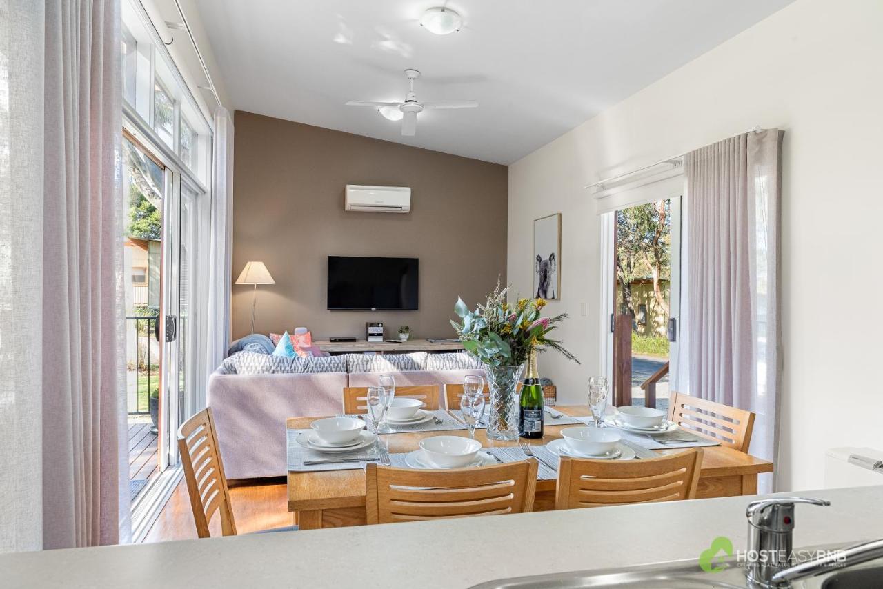 Rural 5 Star Villa'S With Resort Amenities Cowes Exterior photo