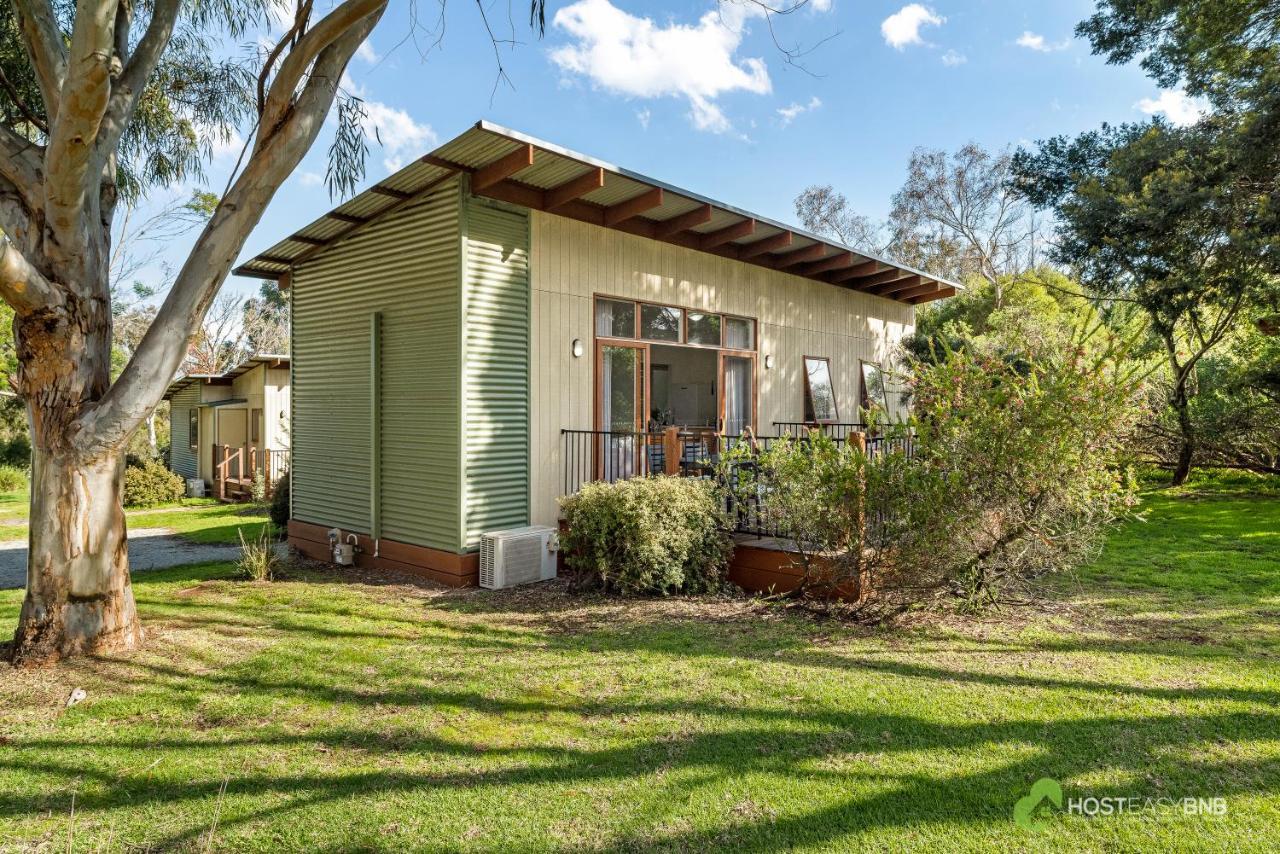 Rural 5 Star Villa'S With Resort Amenities Cowes Exterior photo